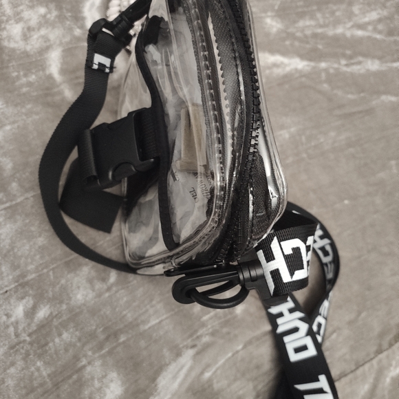 SOLD🔥Techno Crossbody Transparent Bag - Picture 4 of 5